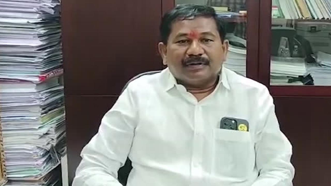 Minister Dola Bala Veeranjaneya Swamy