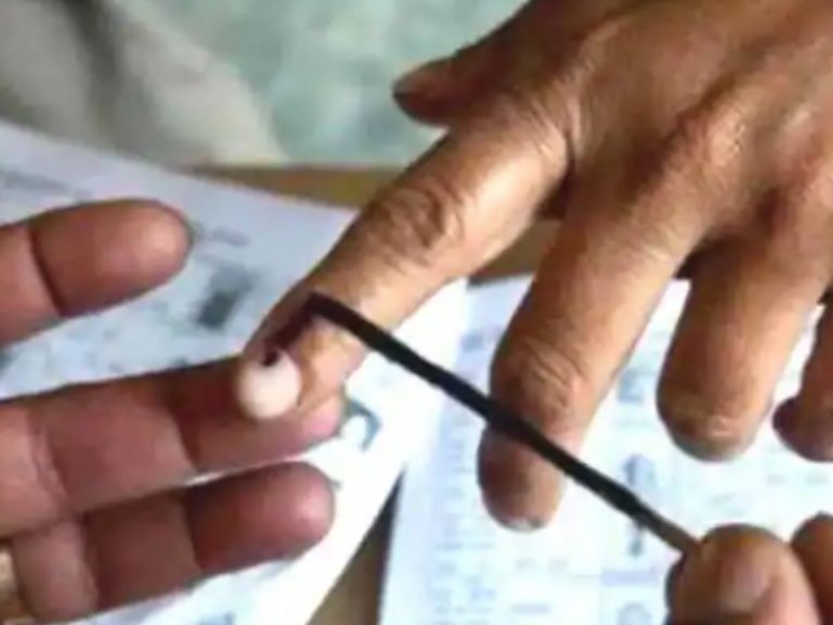 తెలంగాణలో ప్రారంభమైన మున్సిపల్ ఎన్నికలు… నిబంధనలు పాటిస్తూ… 