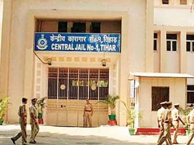 తీహార్ జైల్లో కరోనా కలకలం… నలుగురు ఖైదీలు మృతి 