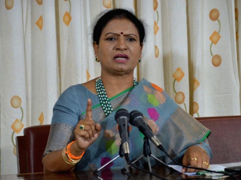 మున్సిపల్ ఎన్నికలను వాయిదా వేయాలి… బీజేపీ డిమాండ్ 