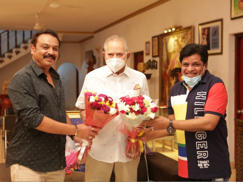 Superstar Krishna wishes Team Andarubagundali Andulo Nenundali