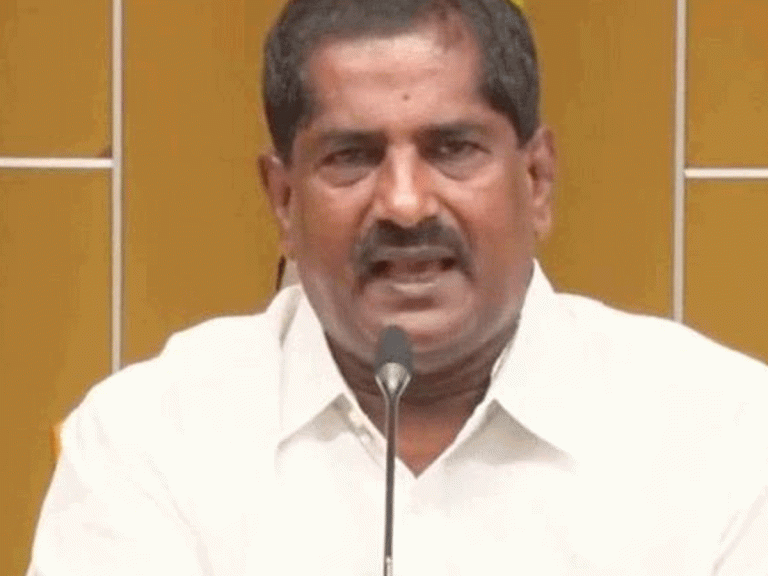 వలంటీర్లను వైసీపీ అక్రమాలకు వాడుకుంటోంది…