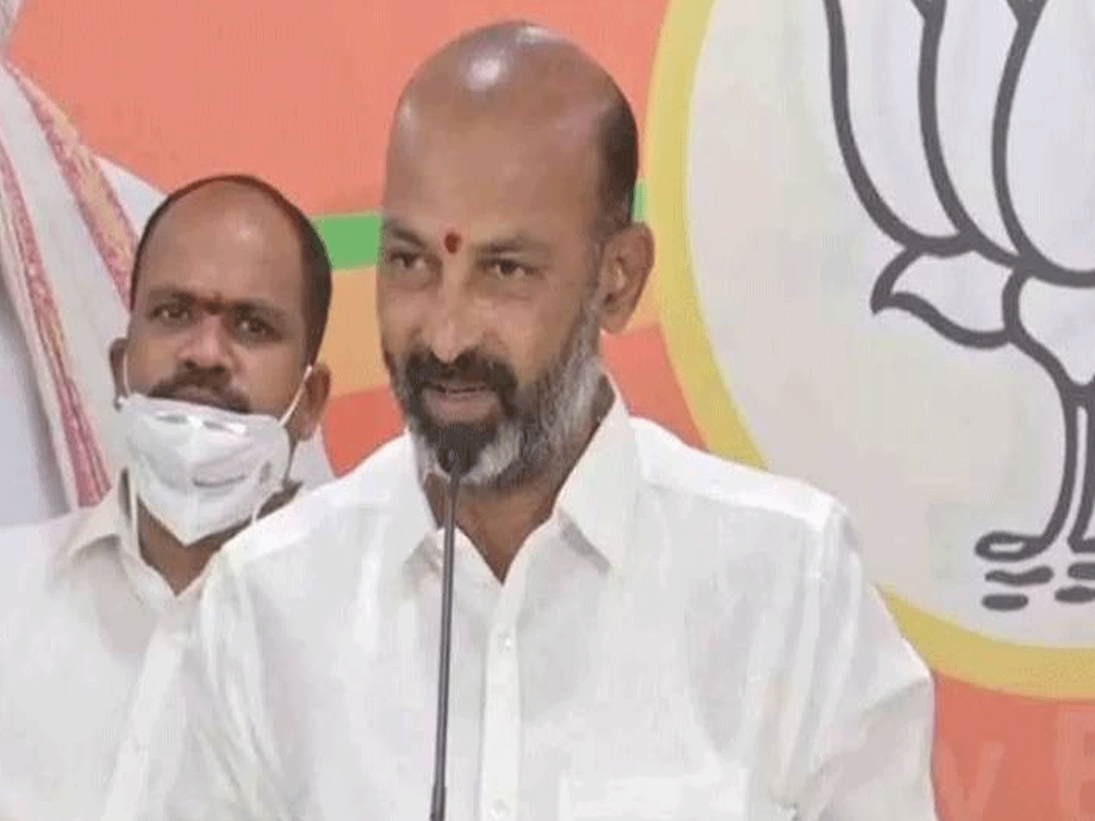 కోమటి చెరువు అభివృద్ధి అని చెప్పి కోట్లు దోచుకున్నారు…