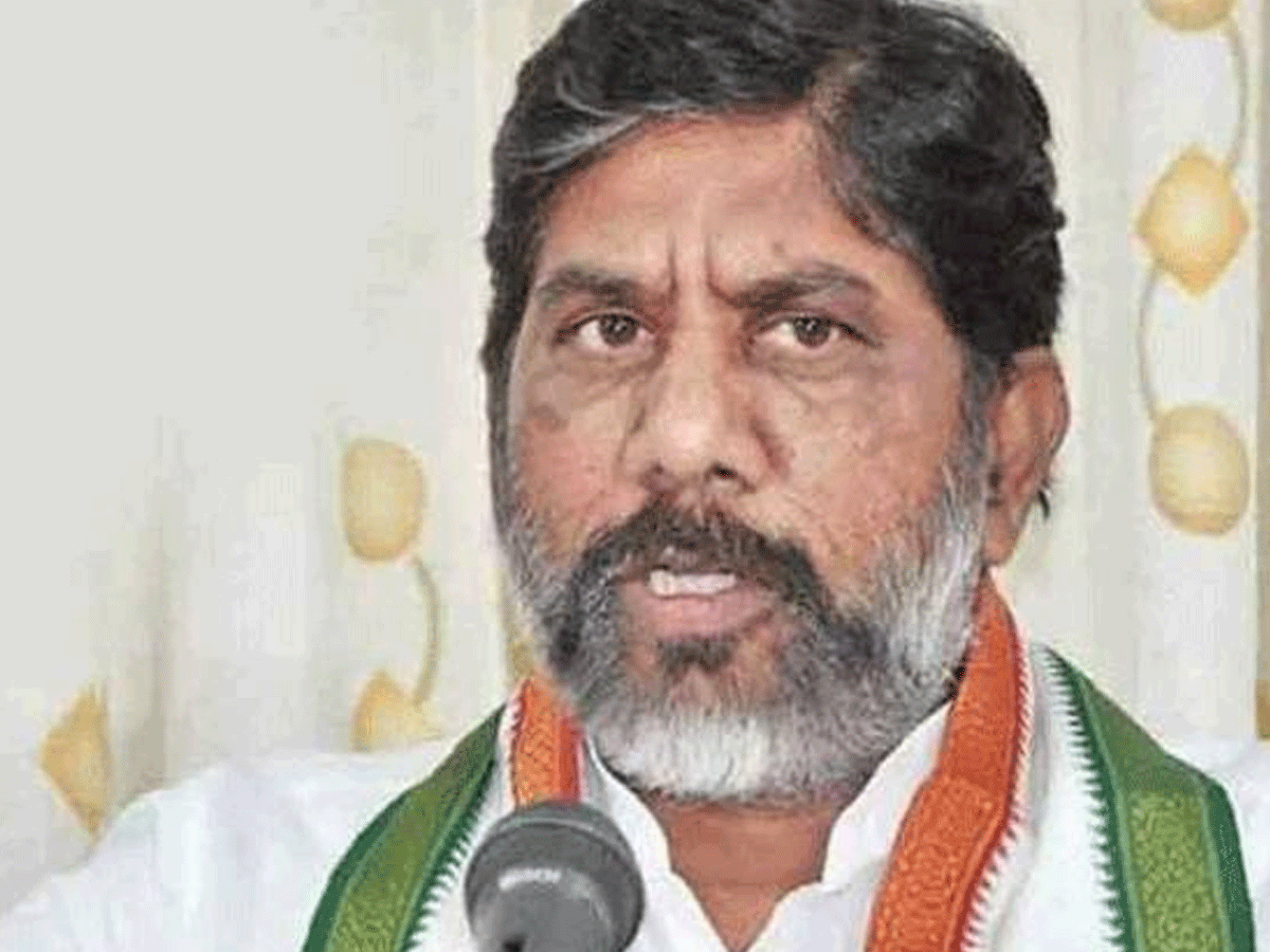 తెలంగాణలో పాలన కోమాలో ఉంది.. ఒంటెద్దు పోకడలు మానుకోవాలి