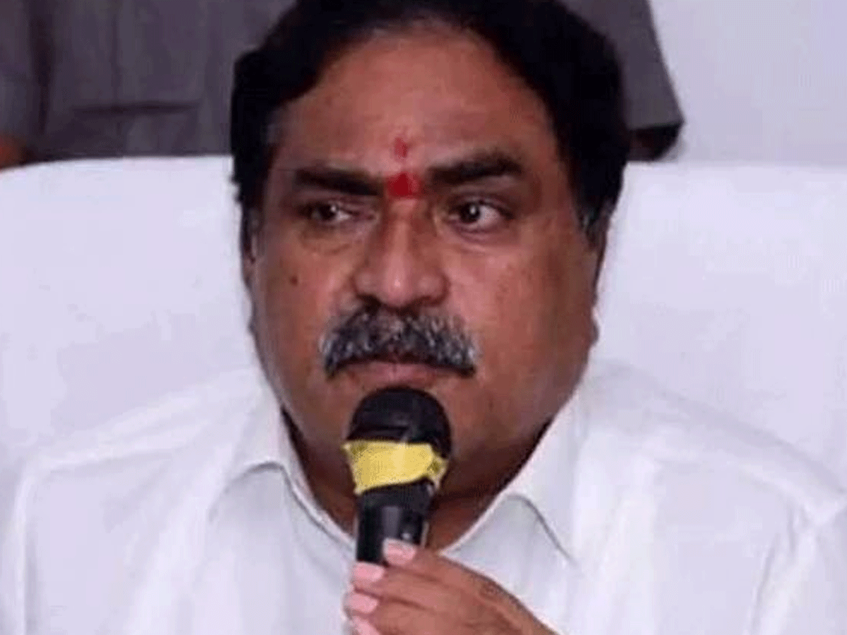 18 ఏళ్లు నిండిన వారికి వ్యాక్సిన్ అన్నారు… కానీ…?