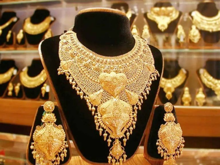 మహిళలకు షాక్ : ఆకాశాన్ని తాకిన బంగారం ధరలు