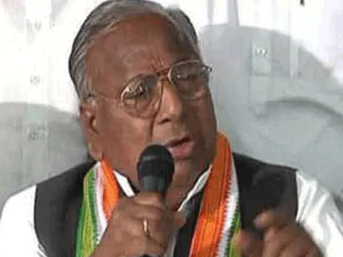 వీహెచ్ ను పరామర్శించిన బండారు దత్తాత్రేయ