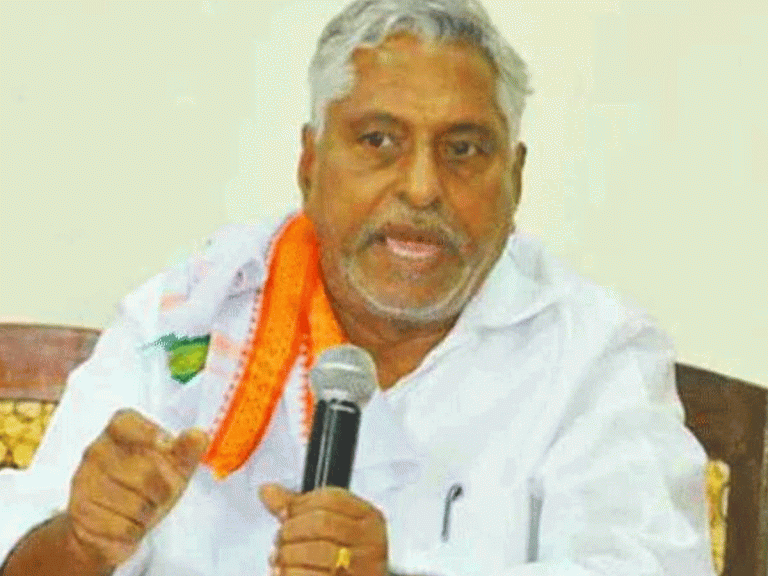 కేటీఆర్ సమస్యను పక్కదారి పట్టిస్తున్నాడు…