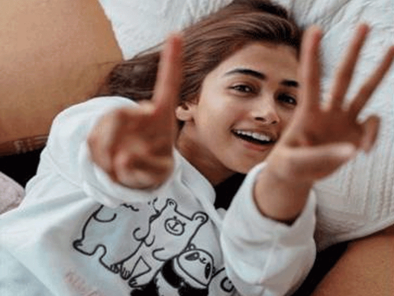 నెటిజన్లకు పూజా హెగ్డే మెత్తని కౌగిలి!