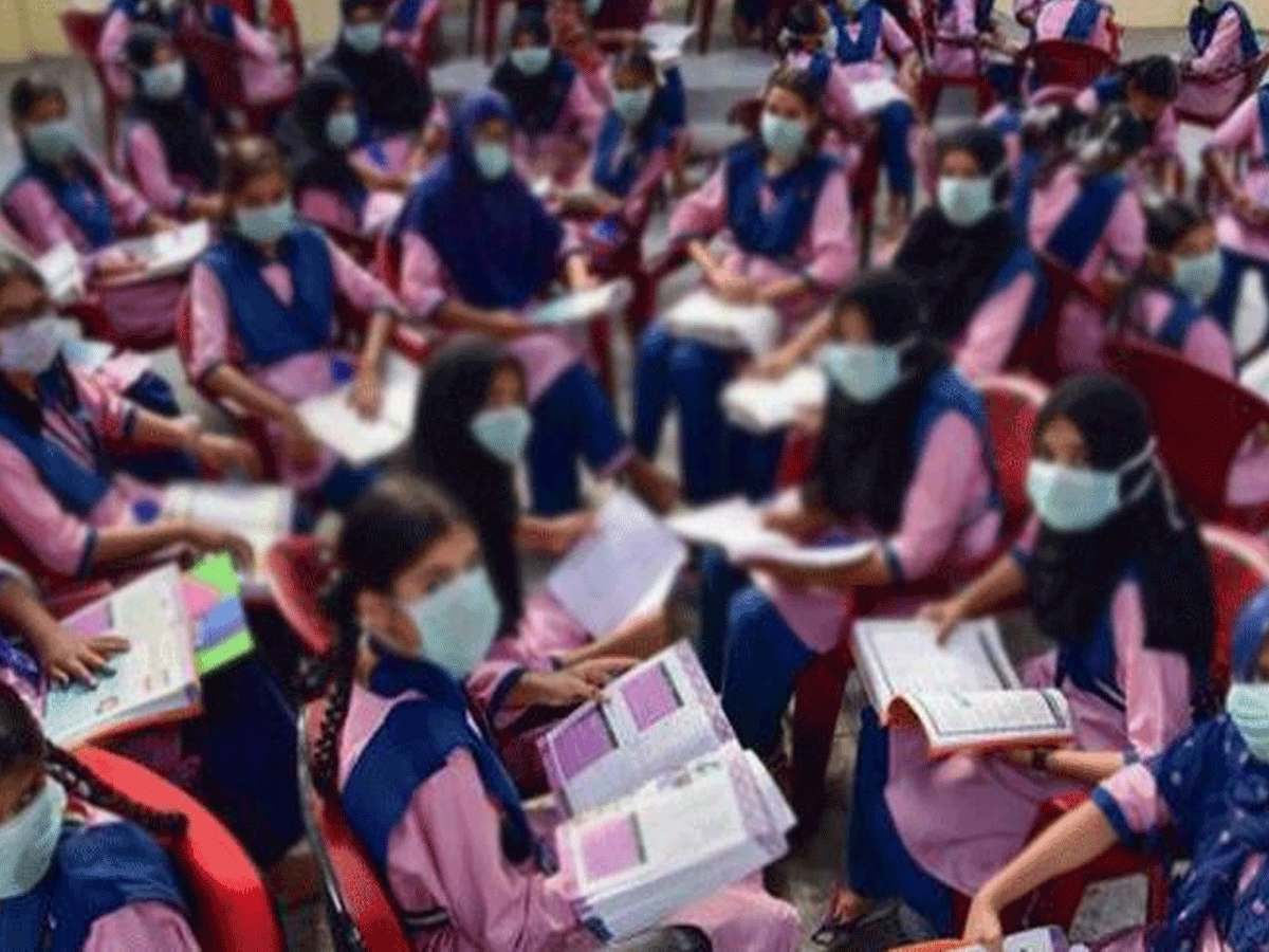 పాఠశాలలో వేగంగా విస్తరిస్తున్న కరోనా వైరస్…