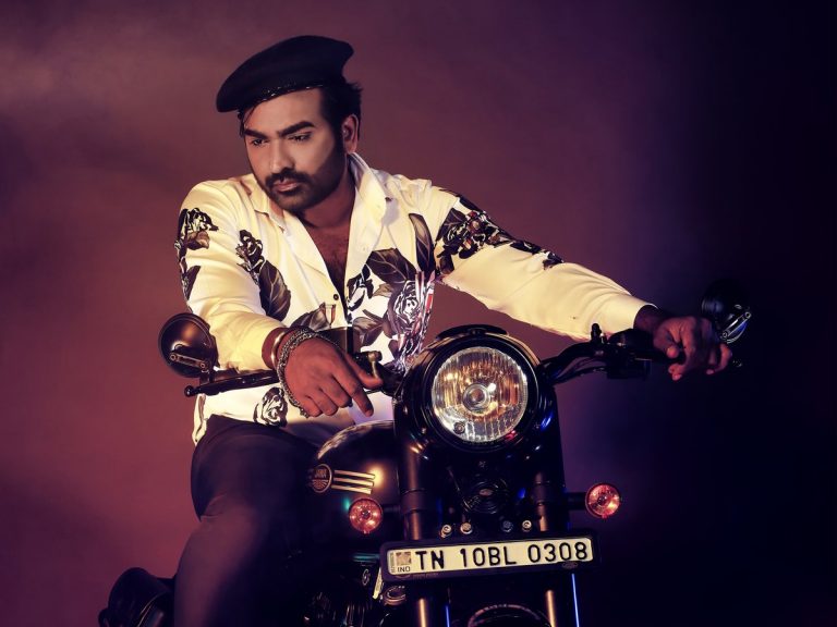 అయోమయంలో విజయ్ సేతుపతి వెబ్ సీరిస్!