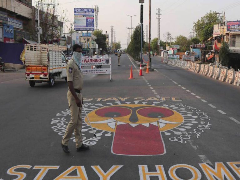 చిత్తూరు జిల్లాలో ఆంక్ష‌లు మ‌రింత కఠినం…ఉద‌యం 10 గంట‌ల వ‌ర‌కే అనుమ‌తి…