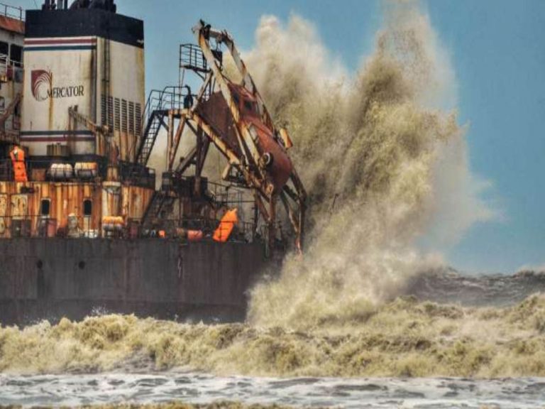 సవాల్ గా మారిన పెను తుఫాన్ 