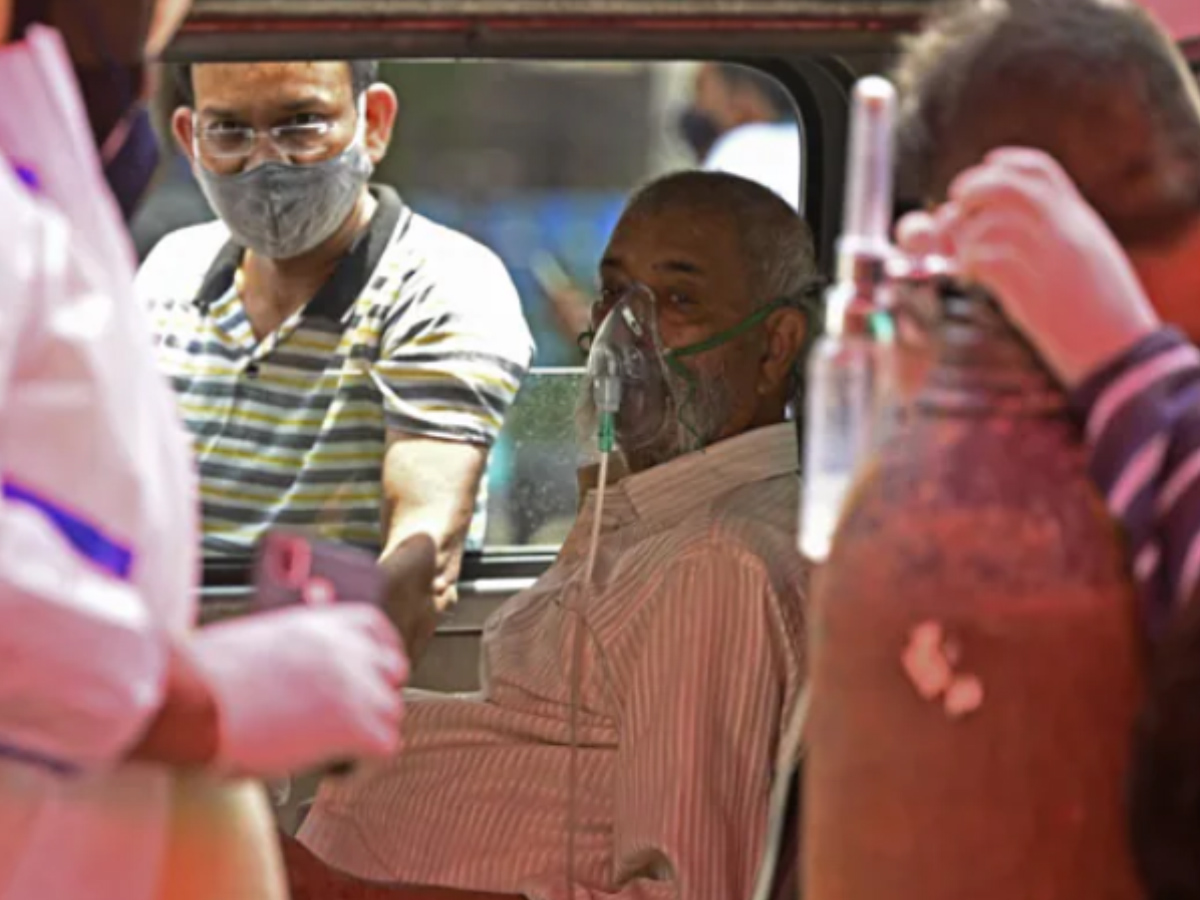 ఇండియాలో కరోనా బీభత్సం: మళ్ళీ నాలుగు లక్షలు దాటిన కేసులు…