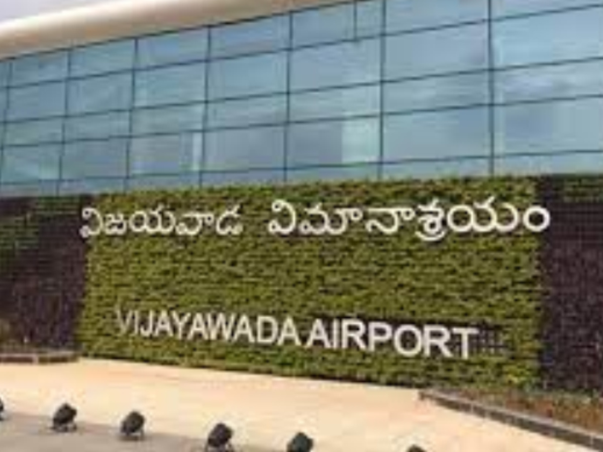 ఏపీ ప్రభుత్వం కీలక నిర్ణయం: ఎయిర్ పోర్ట్ లోకి వారికి మాత్రమే అనుమతి 