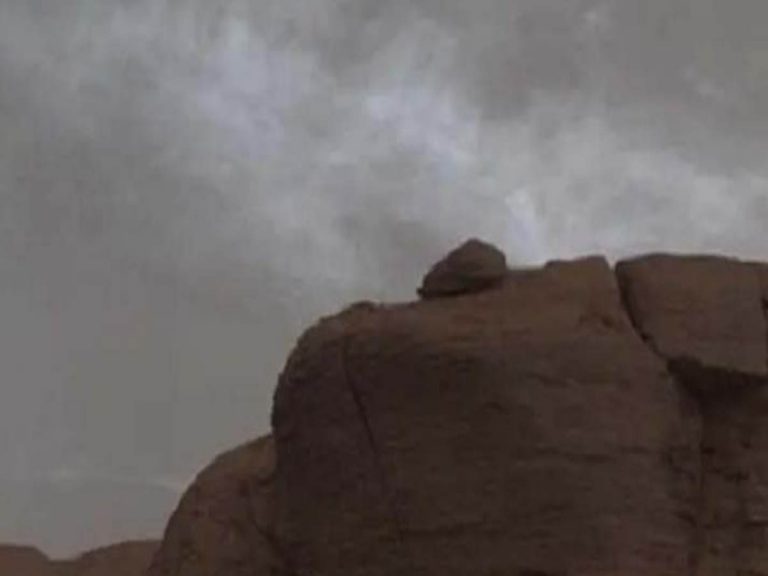 వైర‌ల్ః మార్స్ ను క‌మ్మేసిన మేఘాలు…