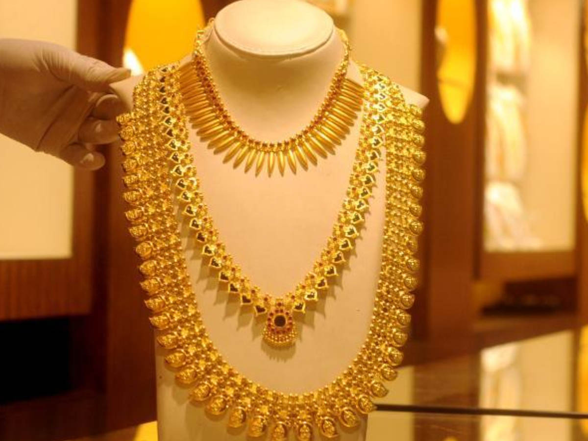 బంగారానికి మళ్ళీ రెక్కలు… చుక్కల్లో ధరలు 