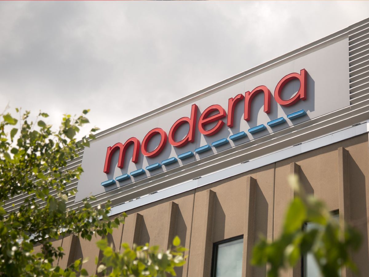 కరోనాపై మోడెర్నా సీఈవో సంచలన వ్యాఖ్యలు 