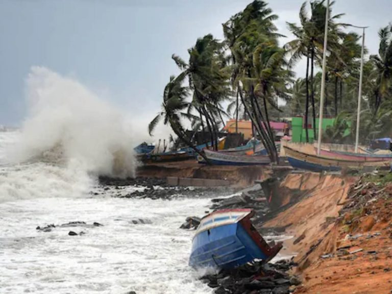 తీవ్ర రూపం దాల్చిన తౌక్టే…అప్ర‌మ‌త్త‌మైన తీర రాష్ట్రాలు