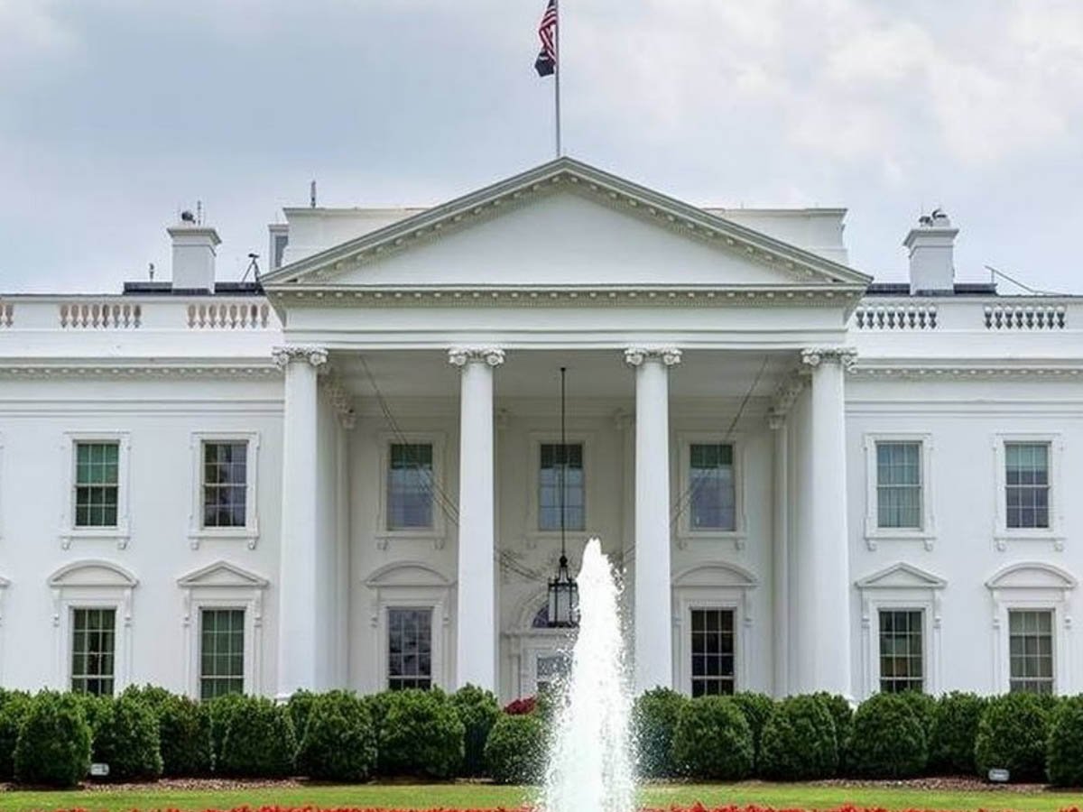 వైట్ హౌస్ లో ఆంక్షలు ఎత్తివేత… మాస్కులు లేకుండానే…  