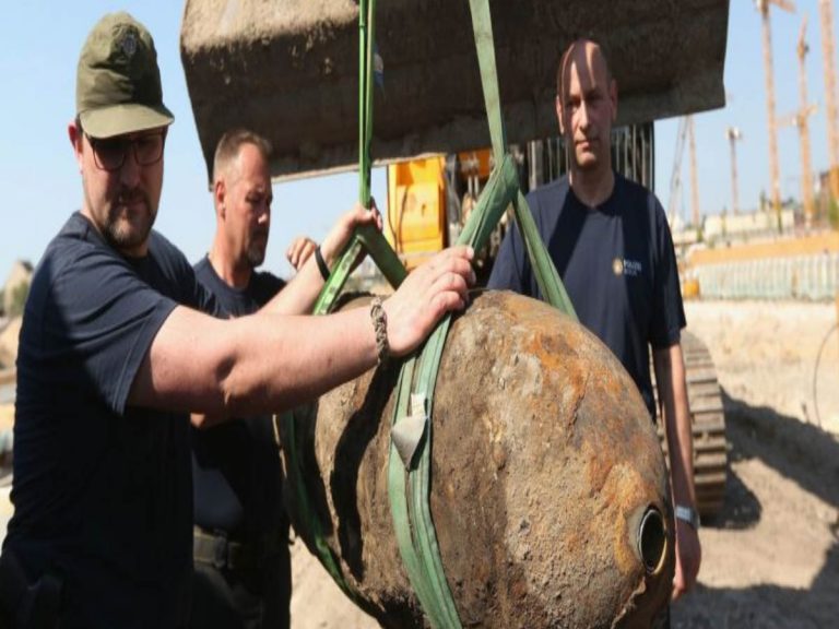 బ్రిట‌న్‌ను భ‌య‌పెడుతున్న ఆ బాంబులు… ఆందోళ‌న‌లో ప్ర‌జ‌లు