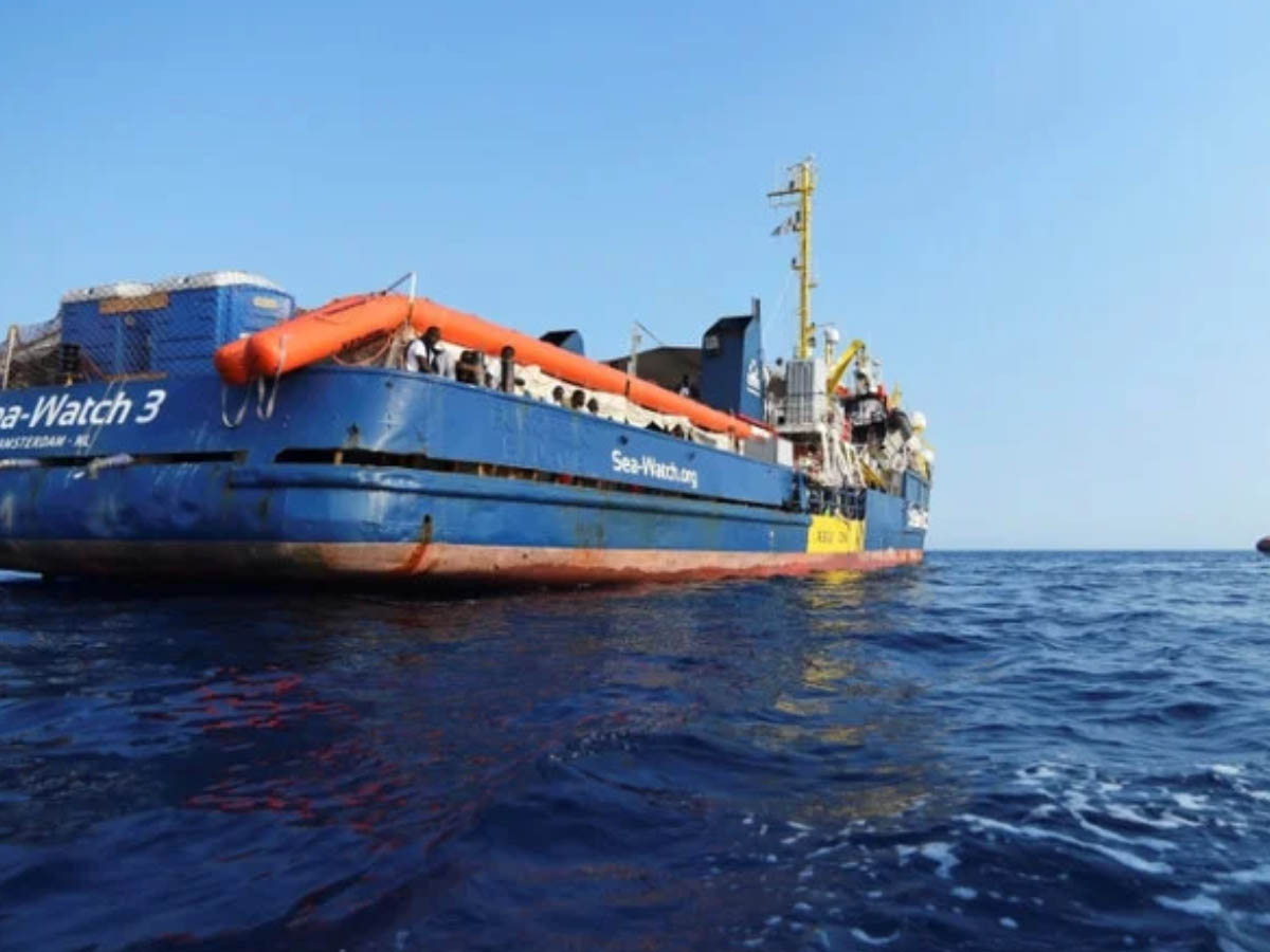 మధ్యదరా సముద్రంలో ఘోరం… పడవ మునిగి 57 మంది మృతి… 