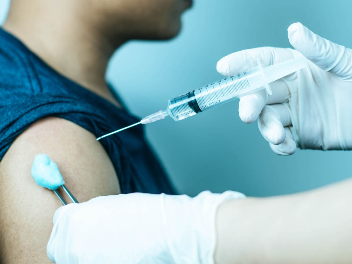 వ్యాక్సిన్ వేయించుకుంటే 97 శాతానికి పైగా రక్షణ… 