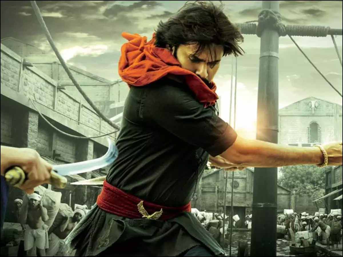 పవన్ ఫ్యాన్స్ కాలర్ ఎగరేసే మూవీ… హైప్ పెంచేస్తున్న రచయిత