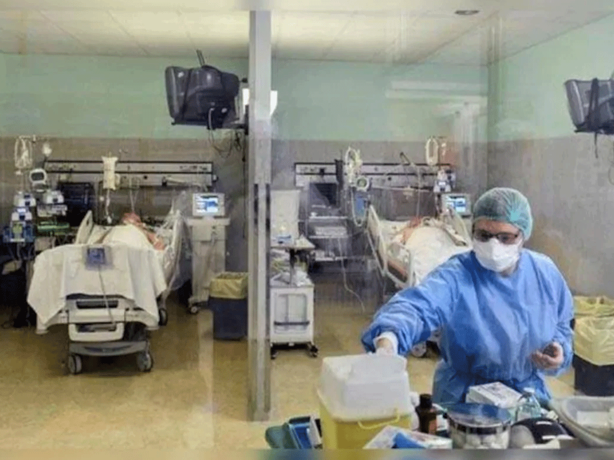 ఫీజుల దందా..! ఐదు ఆస్ప‌త్రుల‌పై చ‌ర్య‌లు