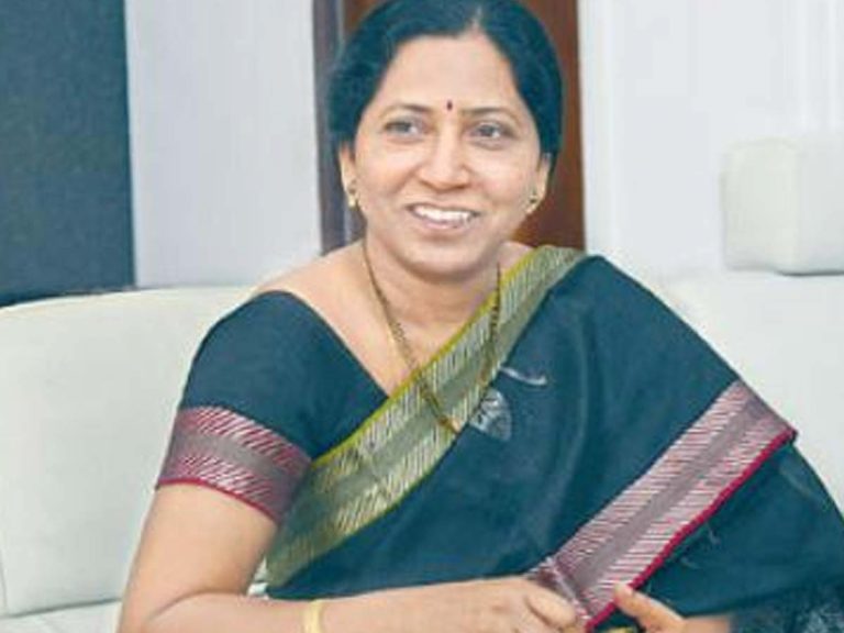 కెసిఆర్ పై ఈటల జమున సంచలన వ్యాఖ్యలు : నిరూపిస్తే ముక్కు నేలకు రాస్తా..