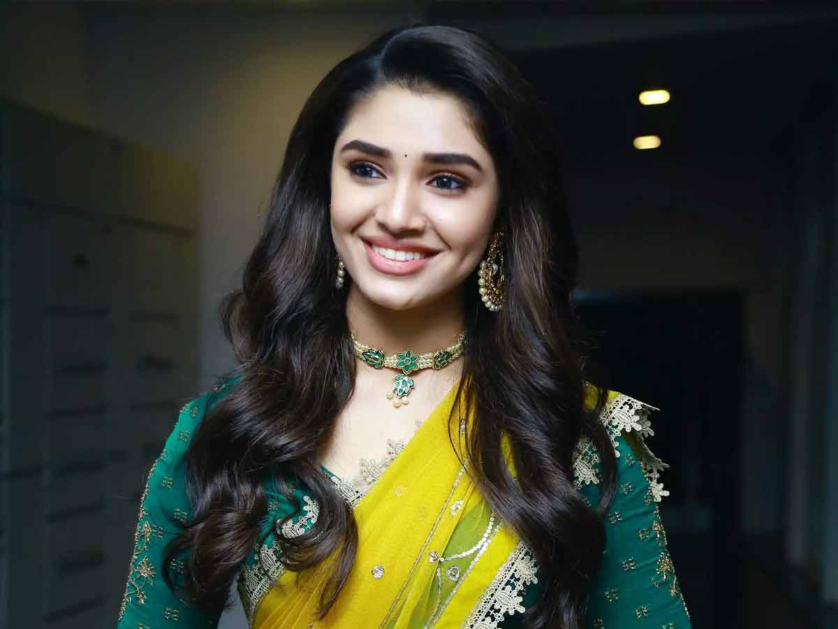 “ఉప్పెన” బ్యూటీకి ఇలాంటి అబ్బాయే కావాలట…!