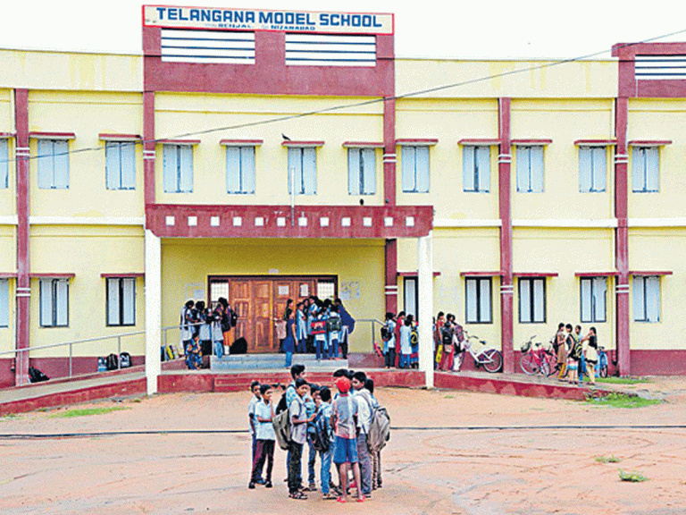 మోడల్ స్కూల్స్ ప్ర‌వేశ ప‌రీక్ష వాయిదా..