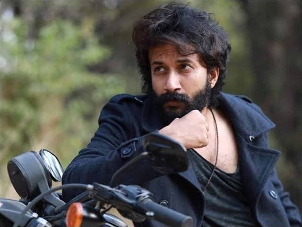 సత్యదేవ్ కు బంపర్ ఆఫర్…!