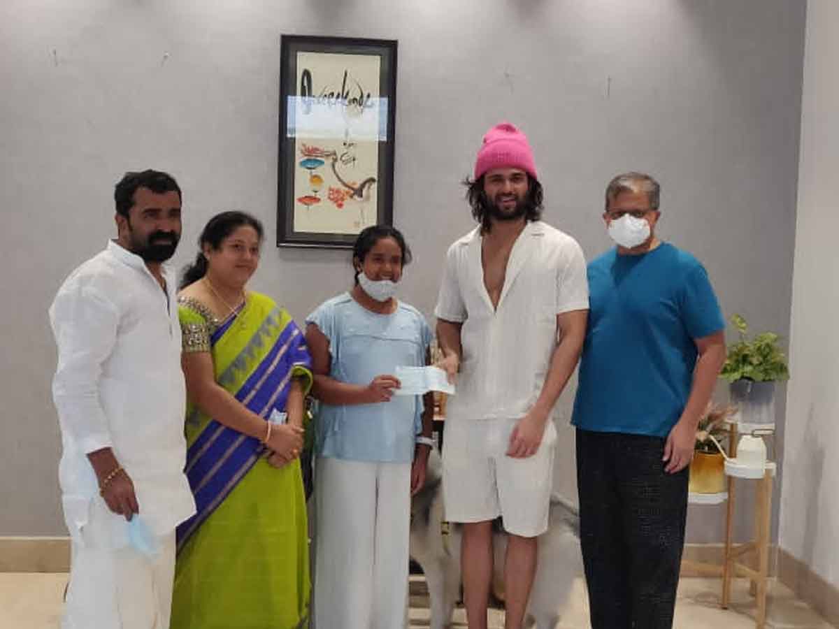 ‘దేవరకొండ ఫౌండేషన్’కు నిర్మాత పాండు రంగారావు విరాళం