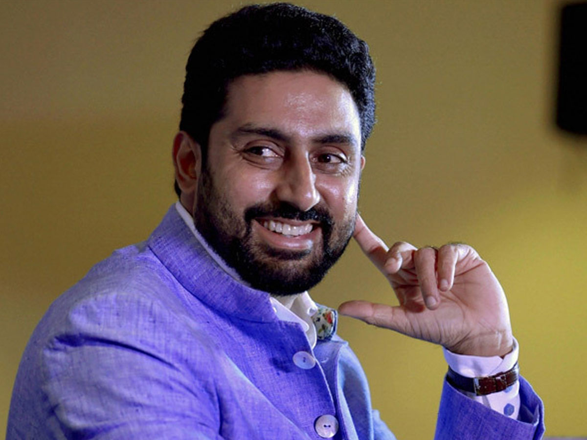 లాక్ డౌన్ లో బయటకు రావద్దని జనాలకి చెప్పటానికి అభిషేక్ సాయం తీసుకున్న పోలీసులు!