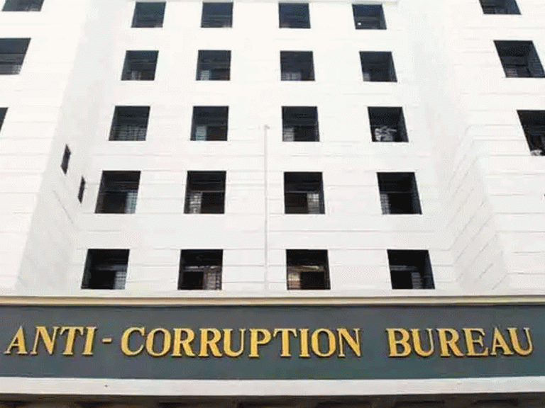 ఏసీబీ చేతికి చిక్కిన జీహెచ్‌ఎంసీ డీఈ..