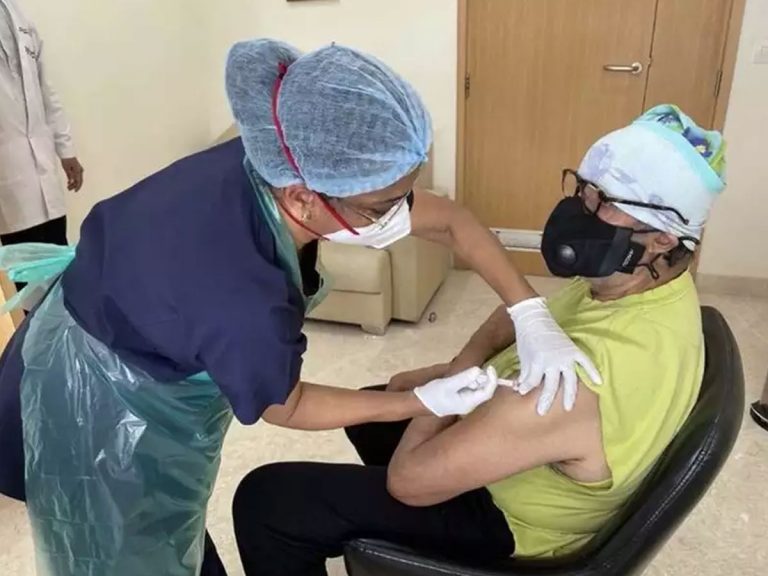 రెండో డోసు తీసుకున్న అమితాబ్