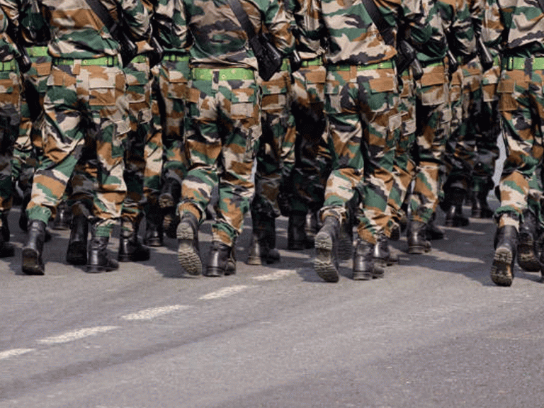 లాక్ డౌన్ లో భారత సైనికులకు కష్టాలు…