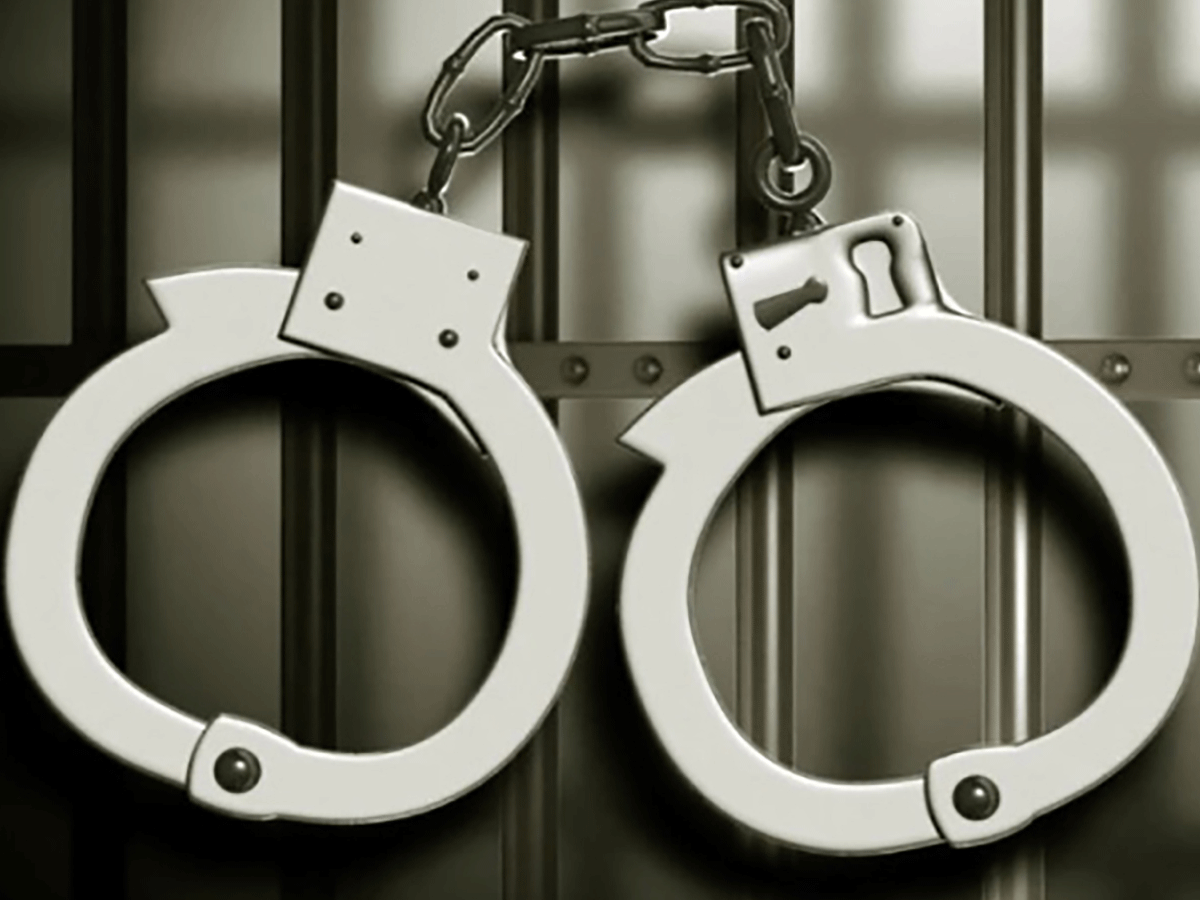 ఆన్ లైన్ క్రికెట్ బెట్టింగ్ ముఠా గుట్టు రట్టు..