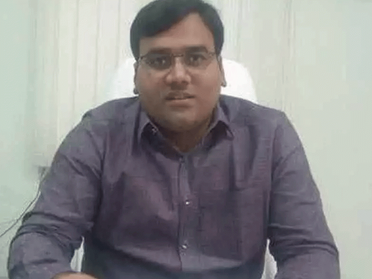 ప్రజలకు అవగాహన లేక మోసా పోతున్నారు…