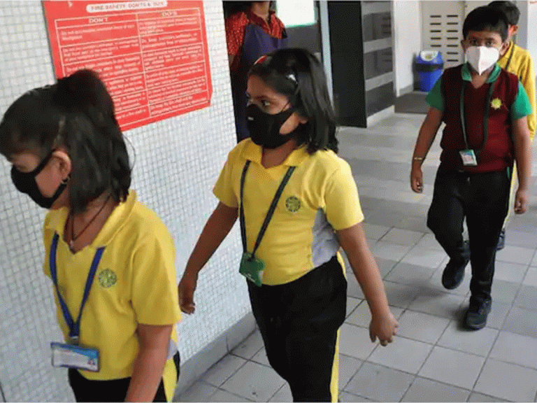 543 మంది చిన్నారులకు కోవిడ్.. సీఎం అత్యవసర సమావేశం..