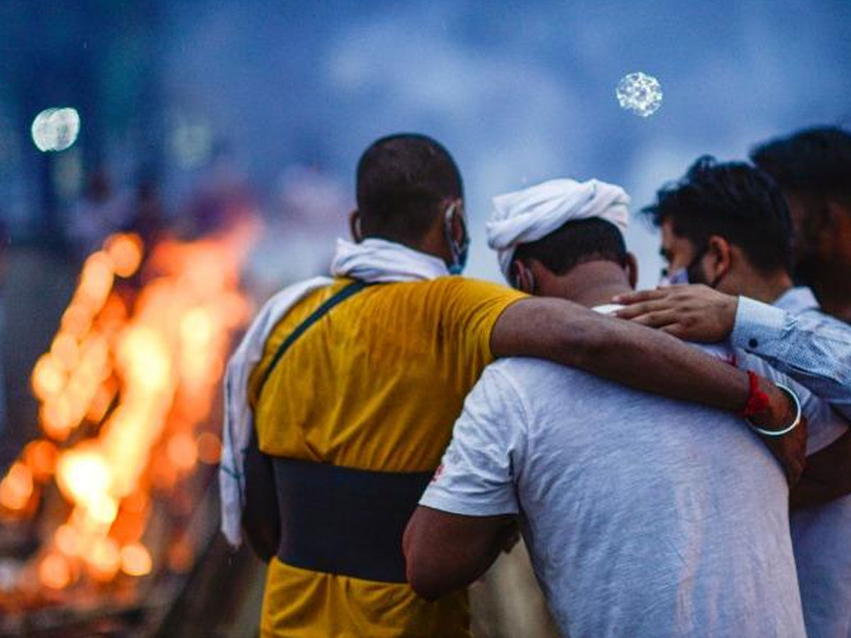 ఒకే గ్రామంలో 40 మంది కరోనా కాటుకు బలి