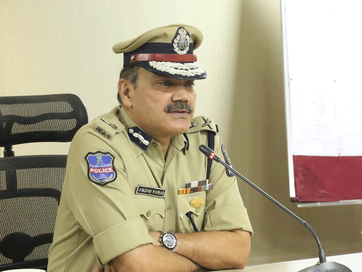 మీరు క్షేమంగా ఇళ్లల్లో ఉండండి… మీ కోసం మేము పని చేస్తున్నాం