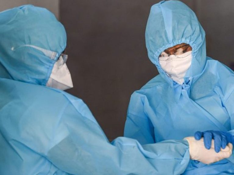 క‌రోనా సెకండ్ వేవ్: ఆందోళన కలిగిస్తున్న డాక్టర్ల మృతుల సంఖ్య
