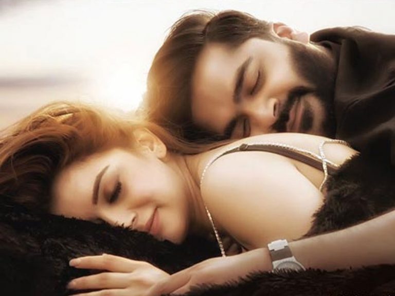 హన్సిక సినిమాపై కేసు.. డైరెక్టర్ లేకుండా ఆ పని చేశారట