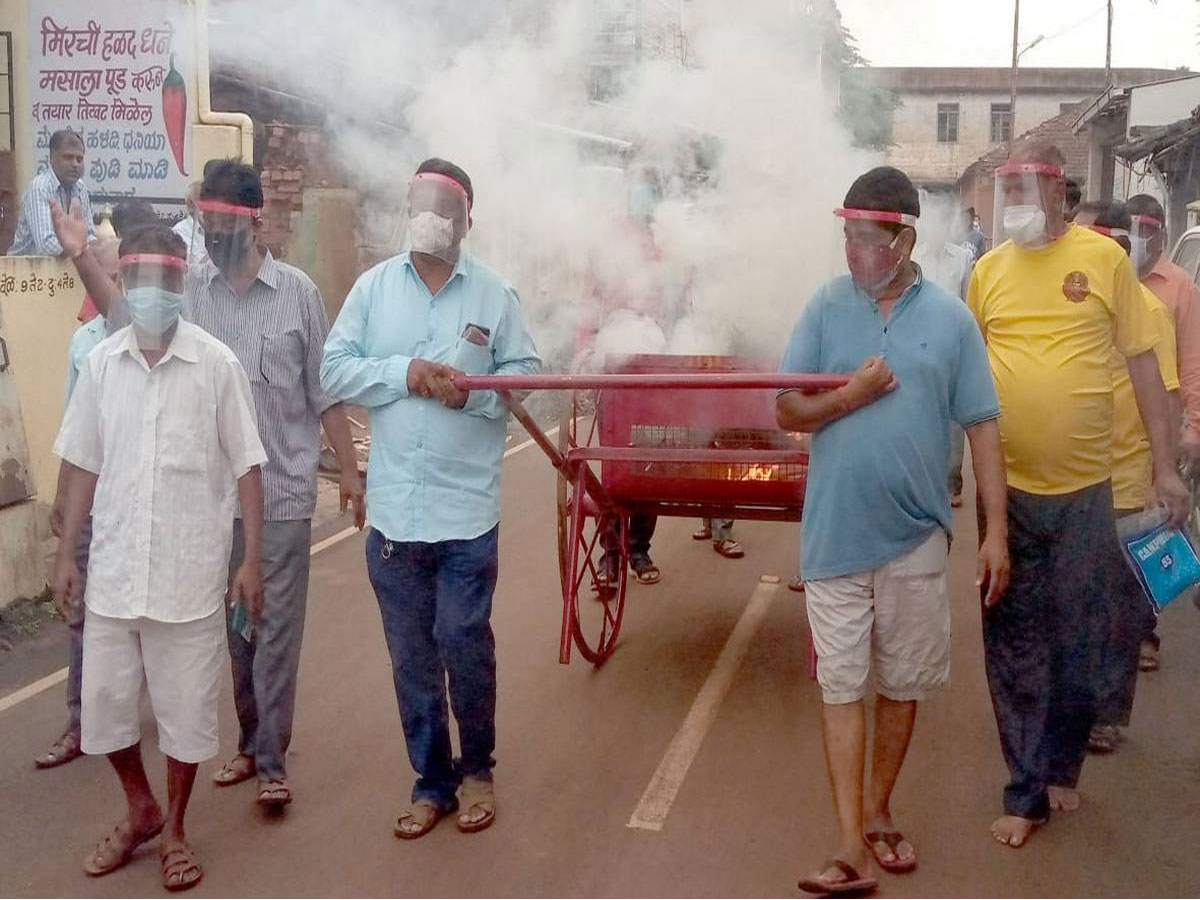 అగ్ని హోమం పొగతో కరోనా పరార్ అంటున్న బీజేపీ ఎమ్మెల్యే