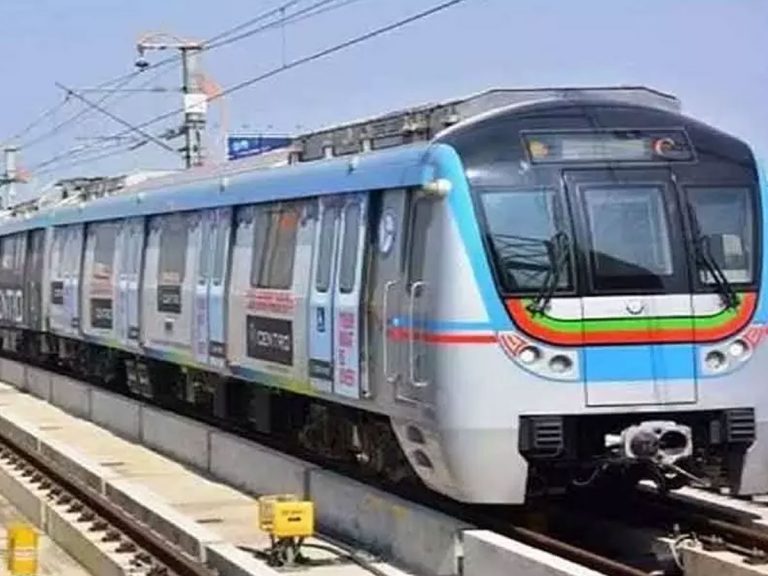 హైదరాబాద్ వాసులకు శుభవార్త.. మెట్రో టైమింగ్స్ పెంపు