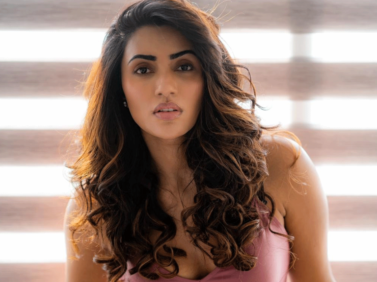 అదరగొడుతున్న అక్షర గౌడ…