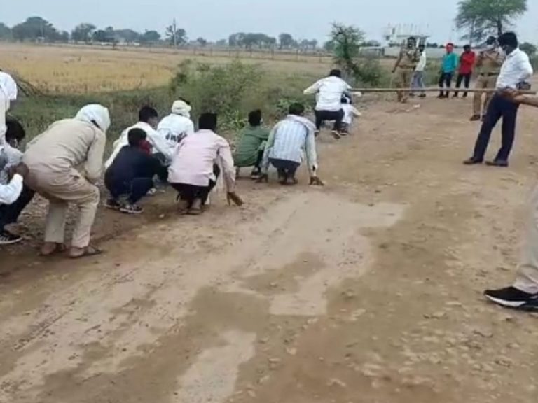 వివాహ వేడుక: భారీగా వచ్చిన అతిథులు.. వింత శిక్ష