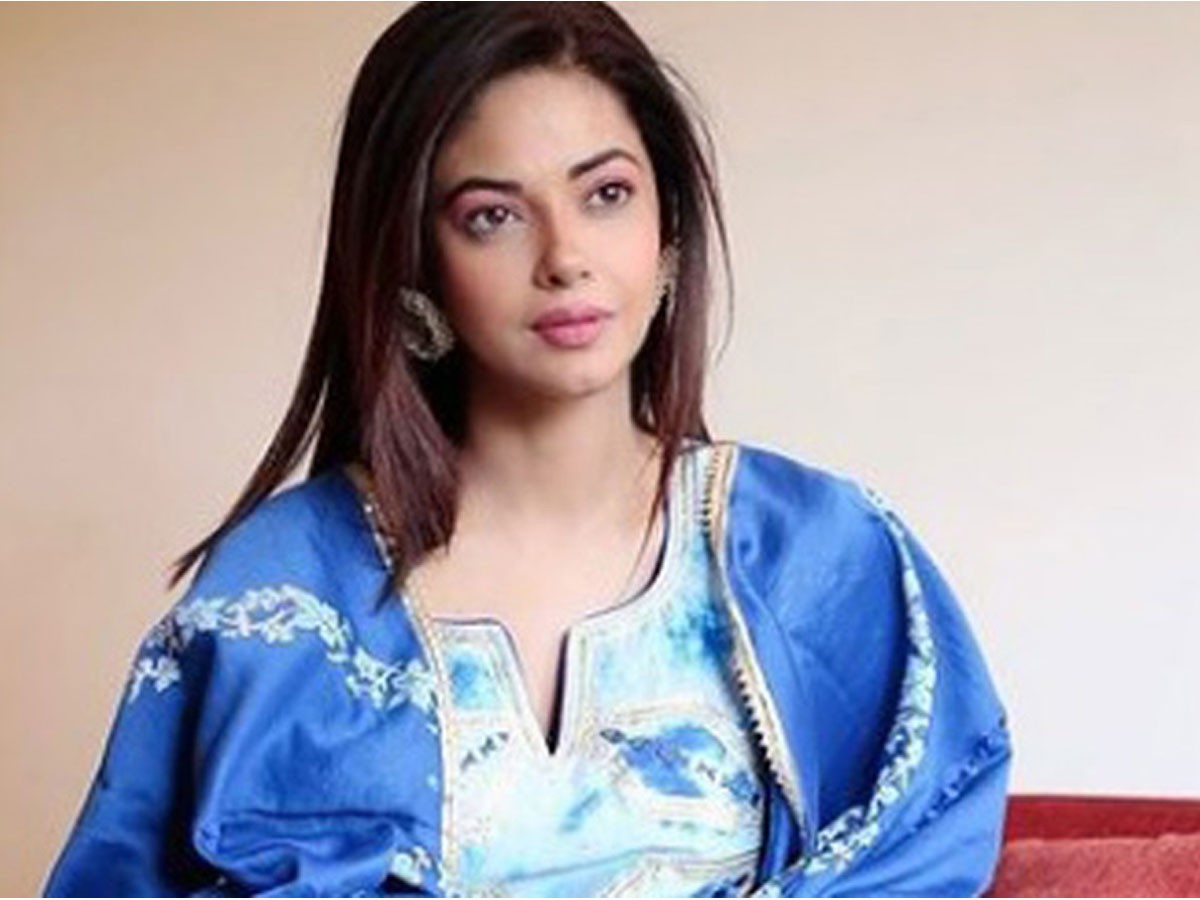 నటి మీరా చోప్రాపై బీజేపీ ఫిర్యాదు